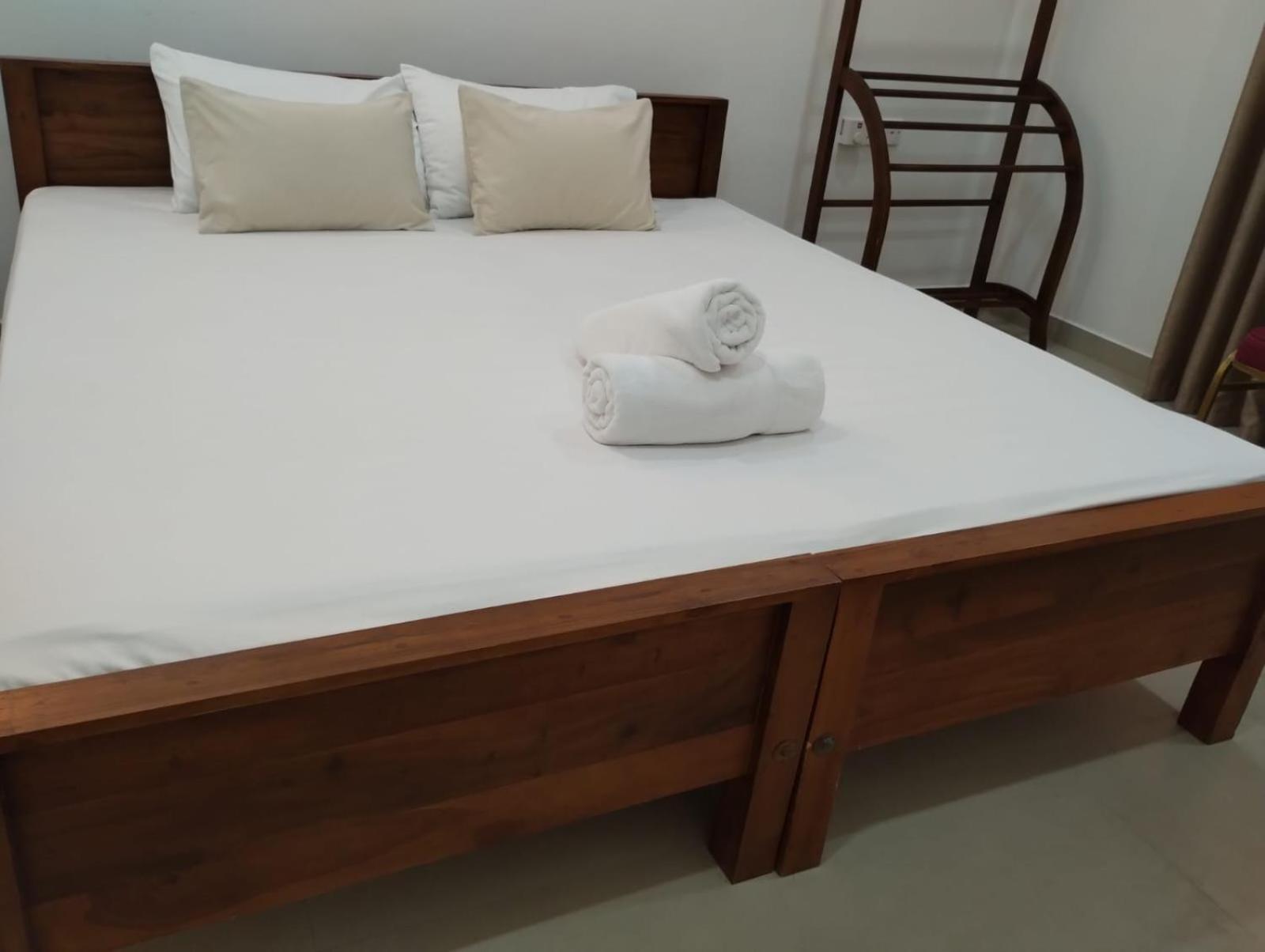 Отель Urban Breeze Kundasale Экстерьер фото